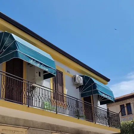 Elisa Oda ve Kahvaltı Crotone